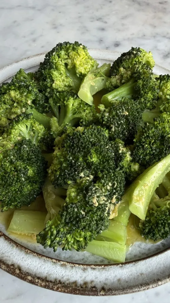 Dampet broccoli med sennepsvinaigrette