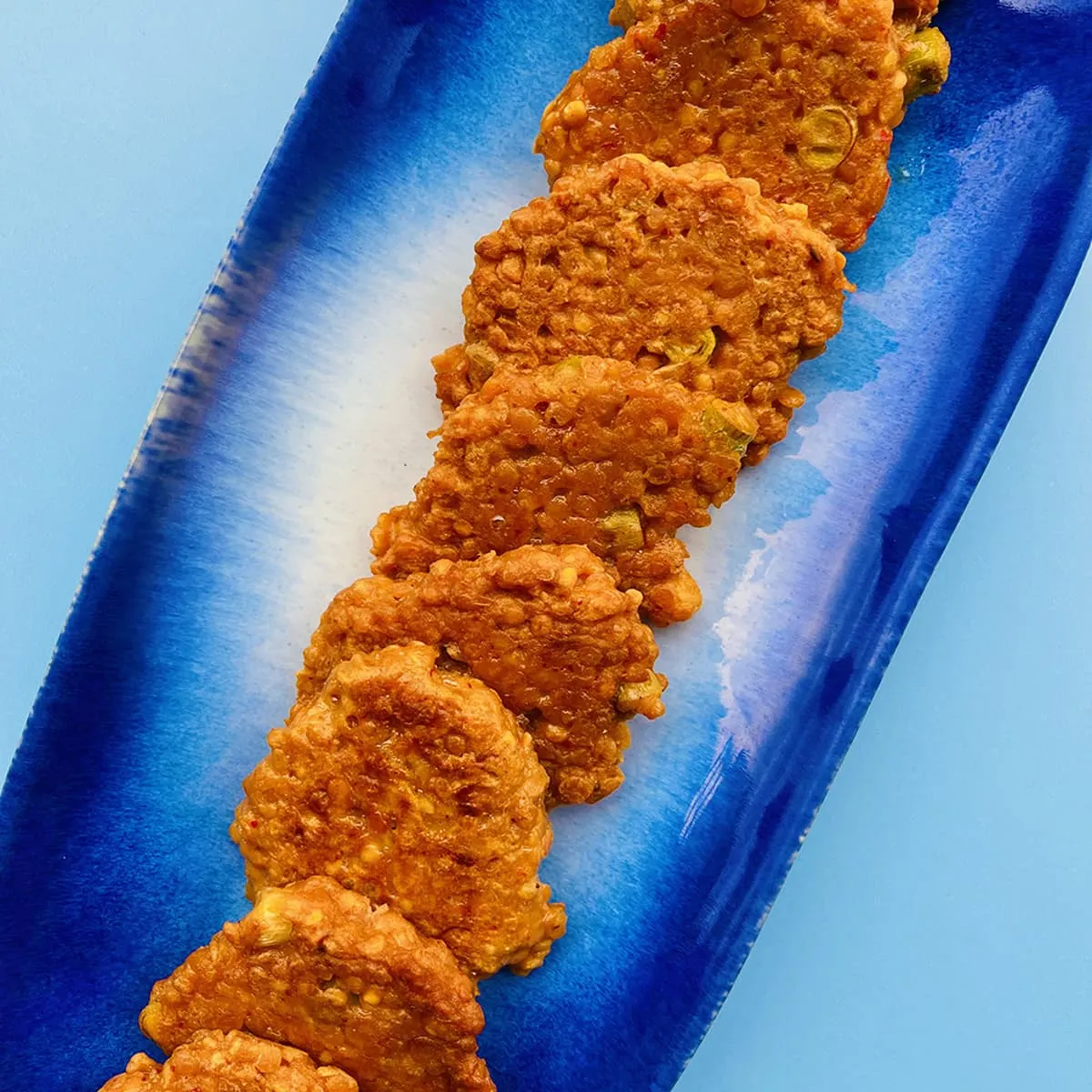 Røde thai linsefrikadeller