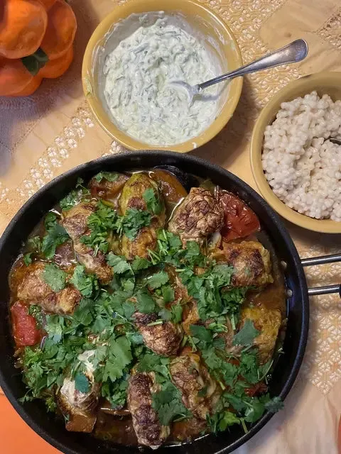 Dolma med kylling, belugalinser og tzatziki