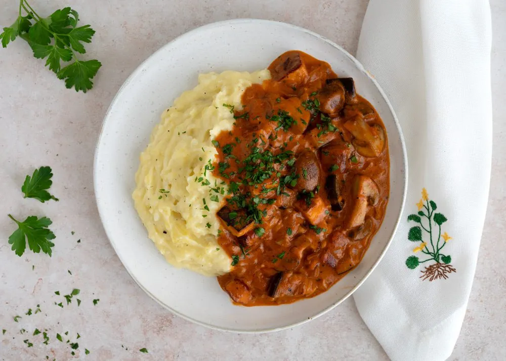 Halloumi Stroganoff med kartoffelmos