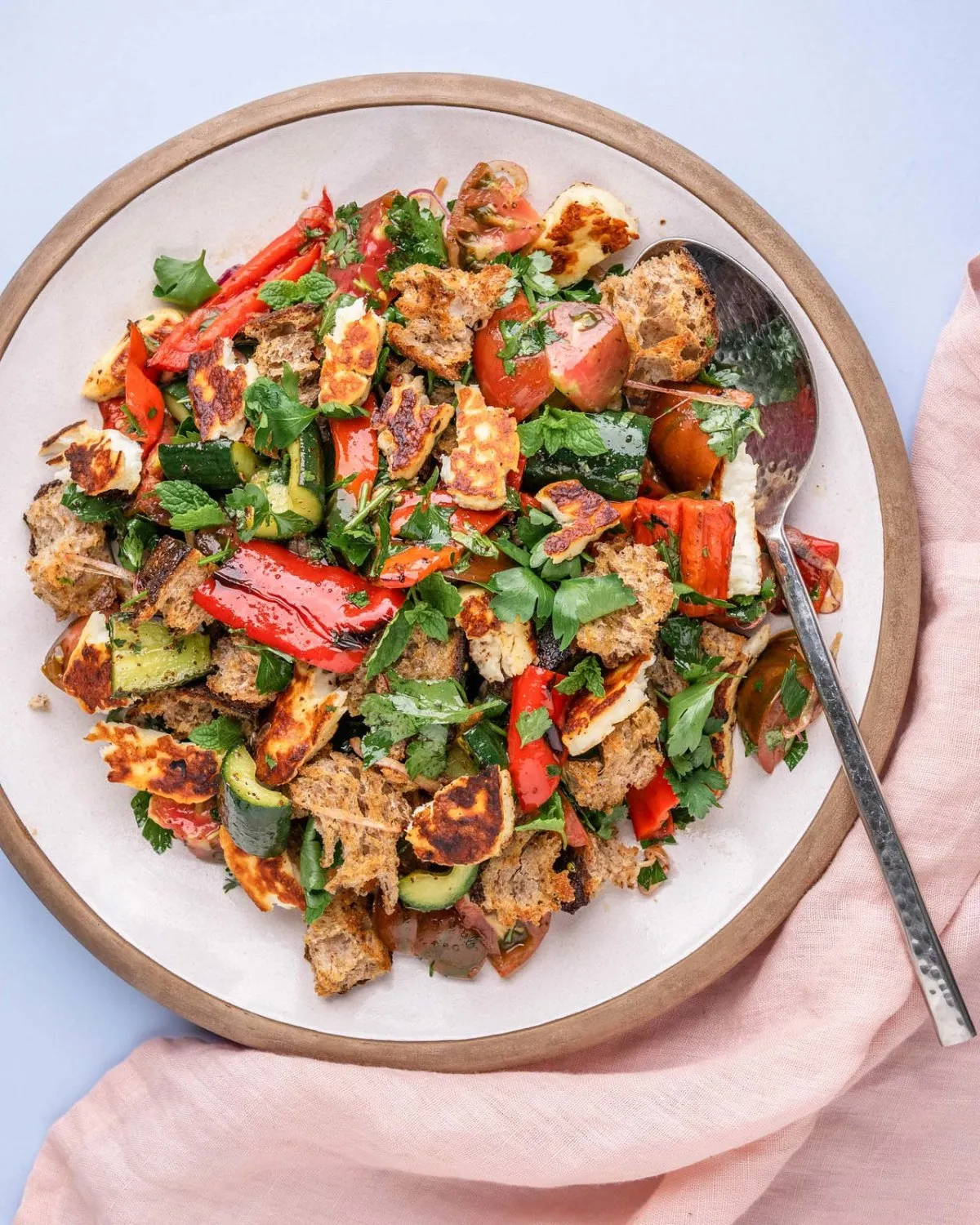 Fattoush med halloumi