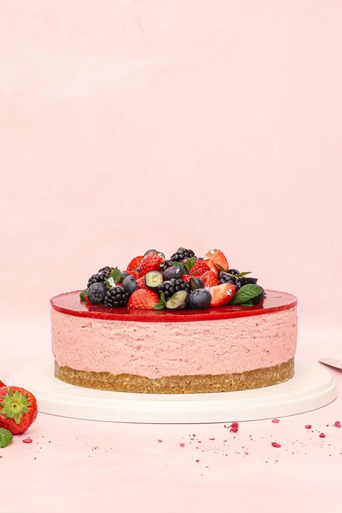 Jordbær cheesecake med jordbærgelé