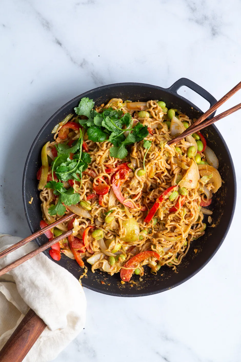 Nudler i peanutsauce