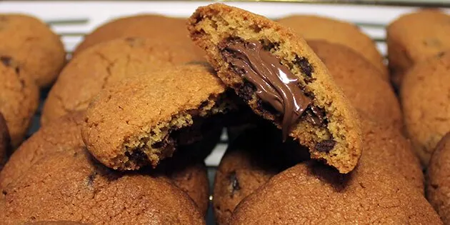 Nutella cookies med Nutella i midten