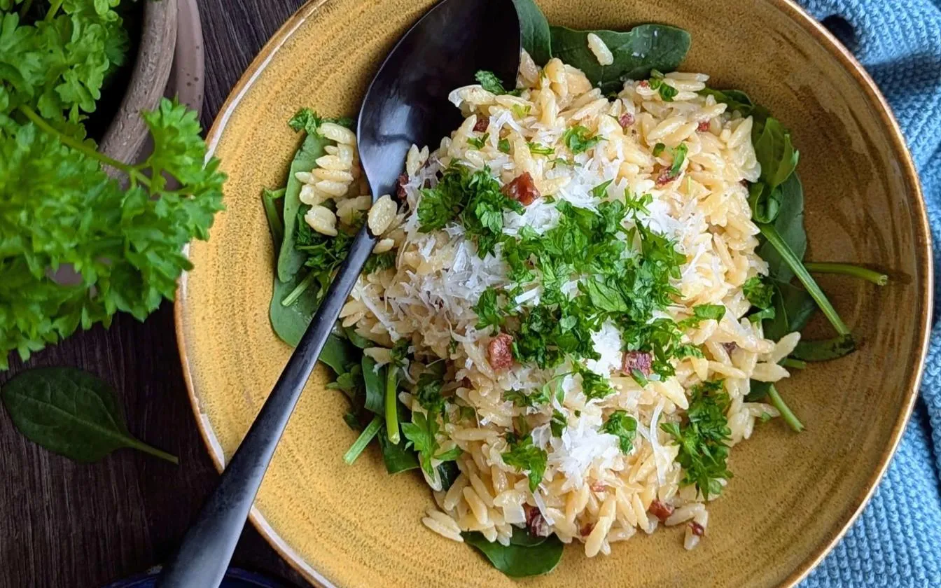 Cremet orzo med bacon