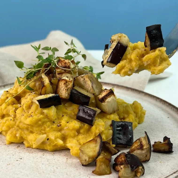 Butternut orzo med butternut squash og kikærter