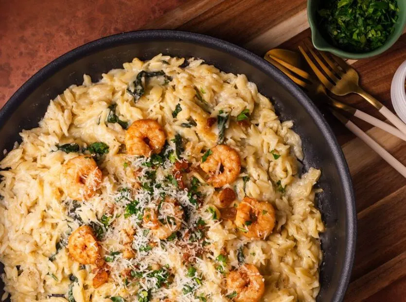 Rejer med orzo og spinat