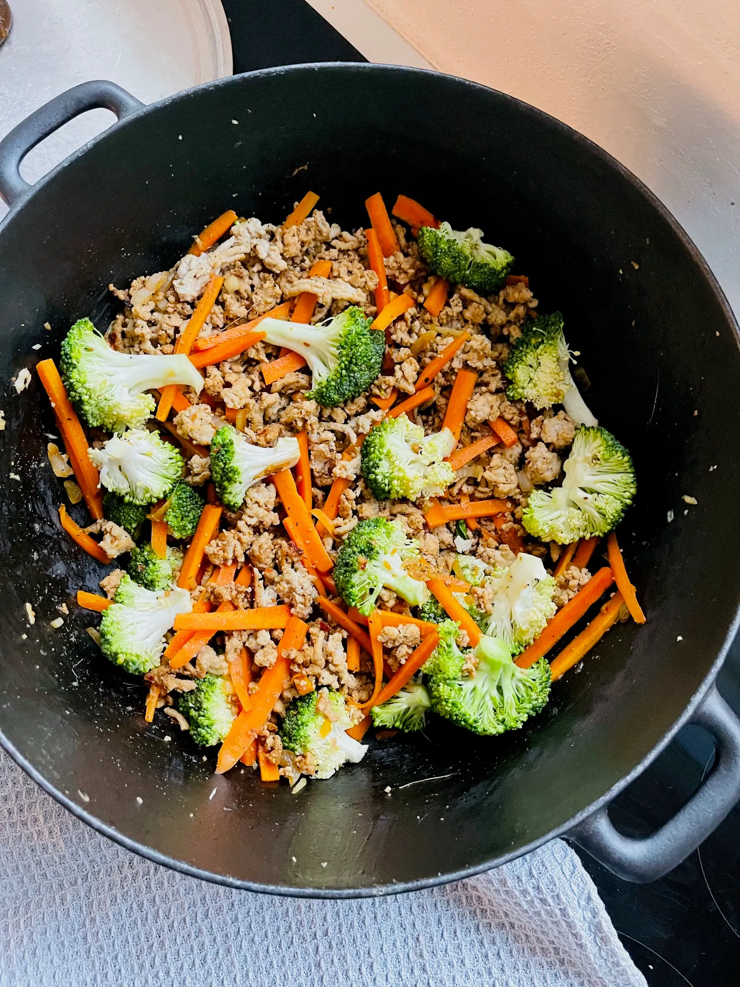Wok med hakket kylling