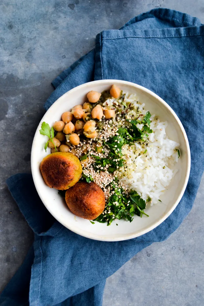 Bowl med ris og falafel