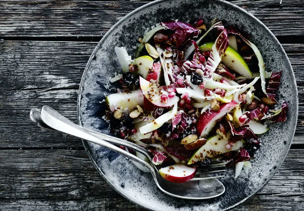 Radicchiosalat med vinterfrugt og vinaigrette